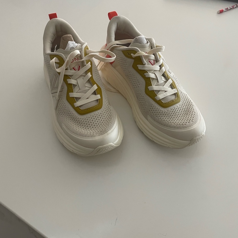 Vionic Men's Cream White Sneakers with Olive Accents